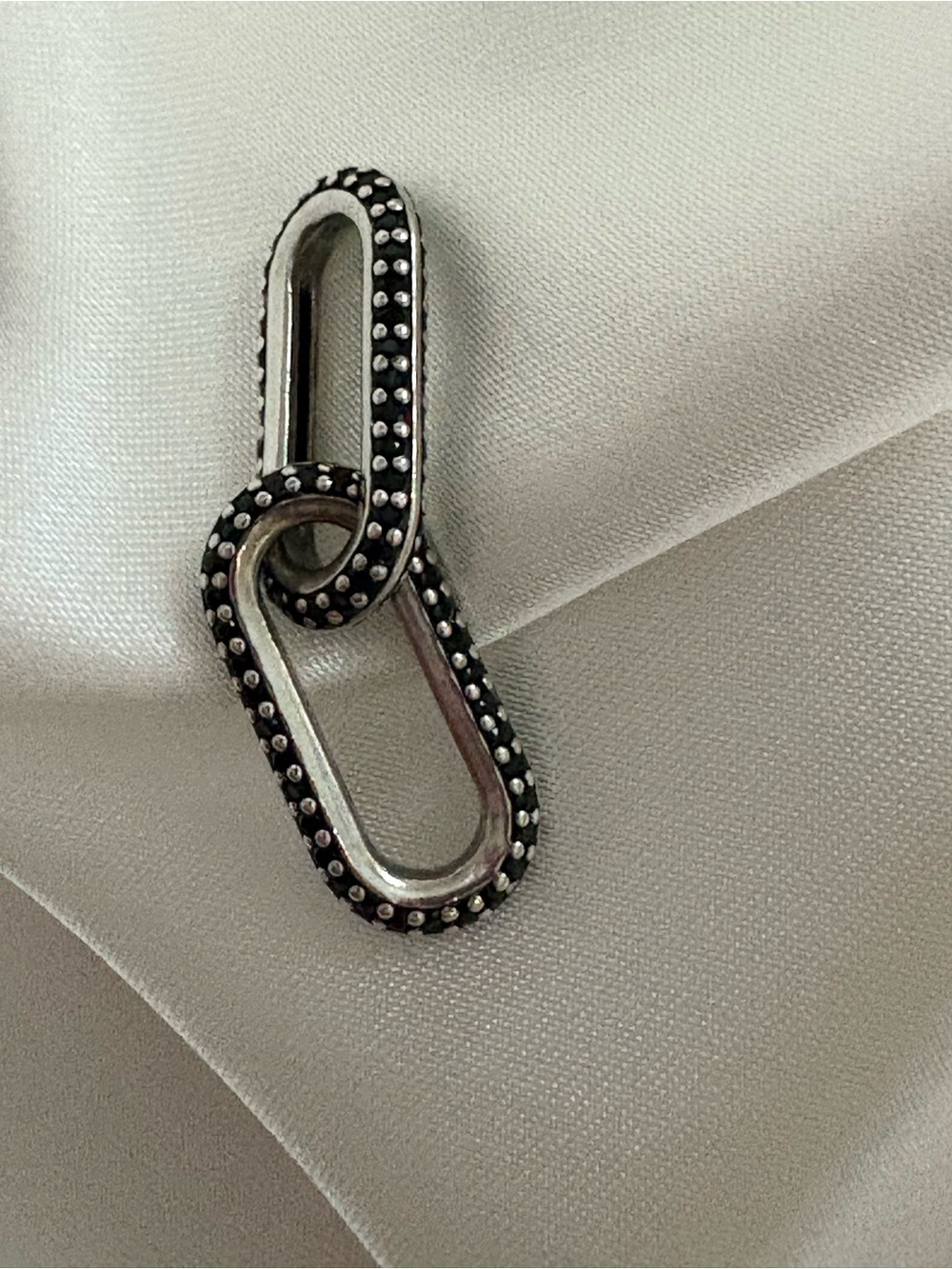 Pandora ME Styling
Pavé Double Link black pave - Picture 3 of 6